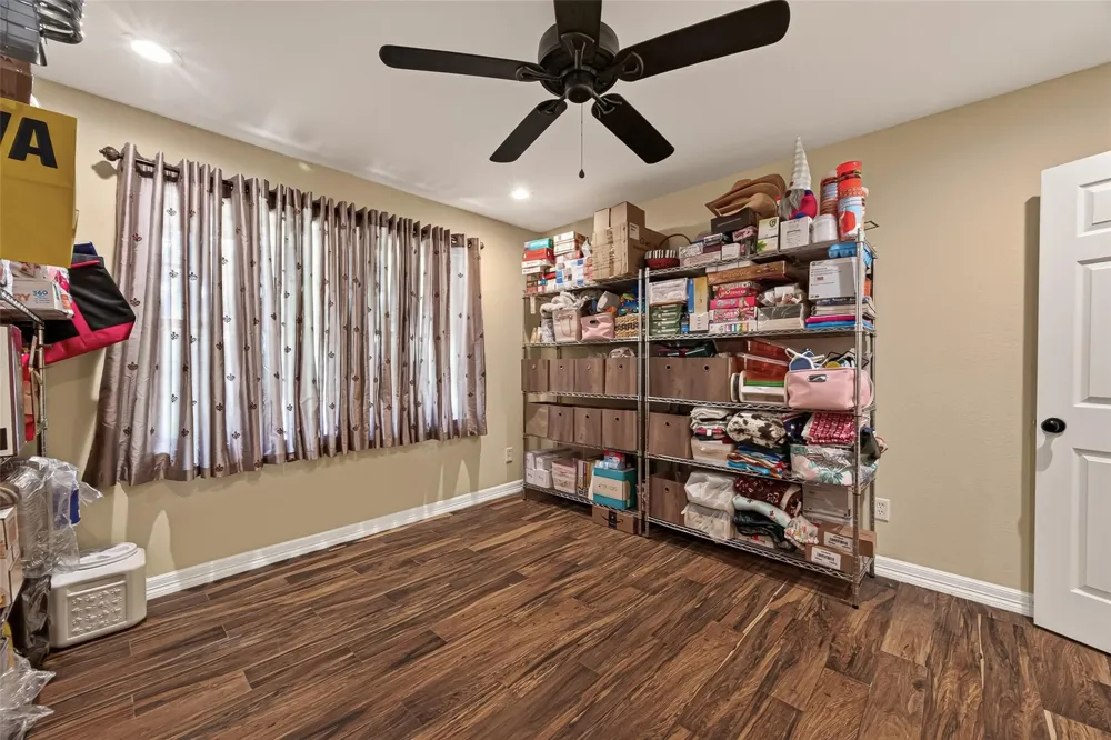 5606 Highland Road Santa Fe, TX 77517