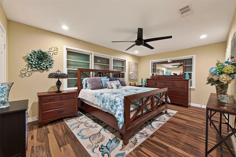 5606 Highland Road Santa Fe, TX 77517