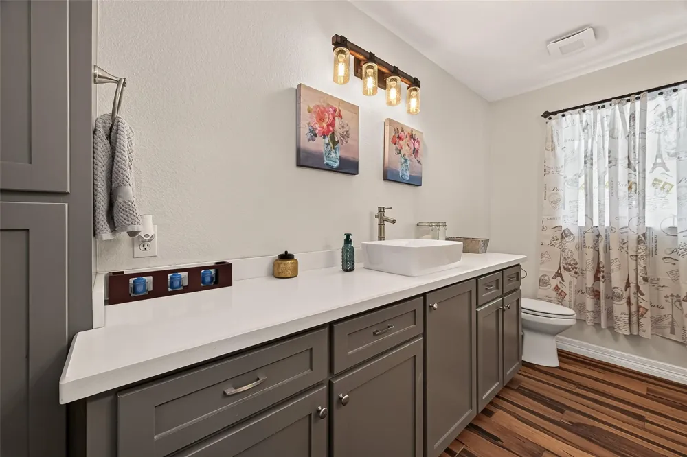 5606 Highland Road Santa Fe, TX 77517