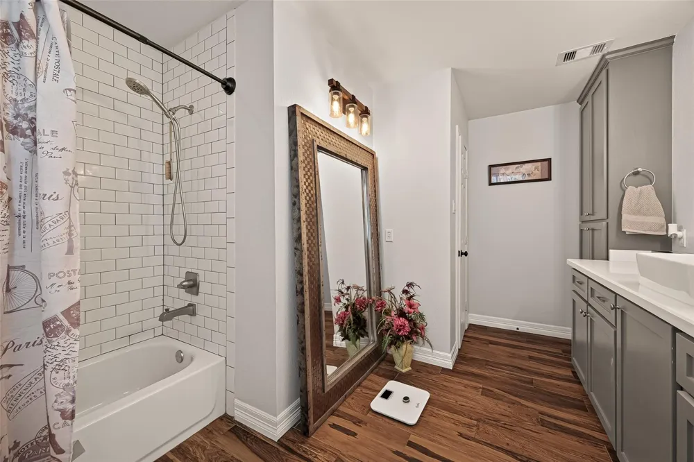 5606 Highland Road Santa Fe, TX 77517
