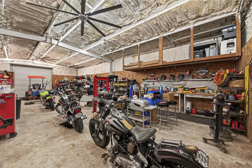 5606 Highland Road Santa Fe, TX 77517