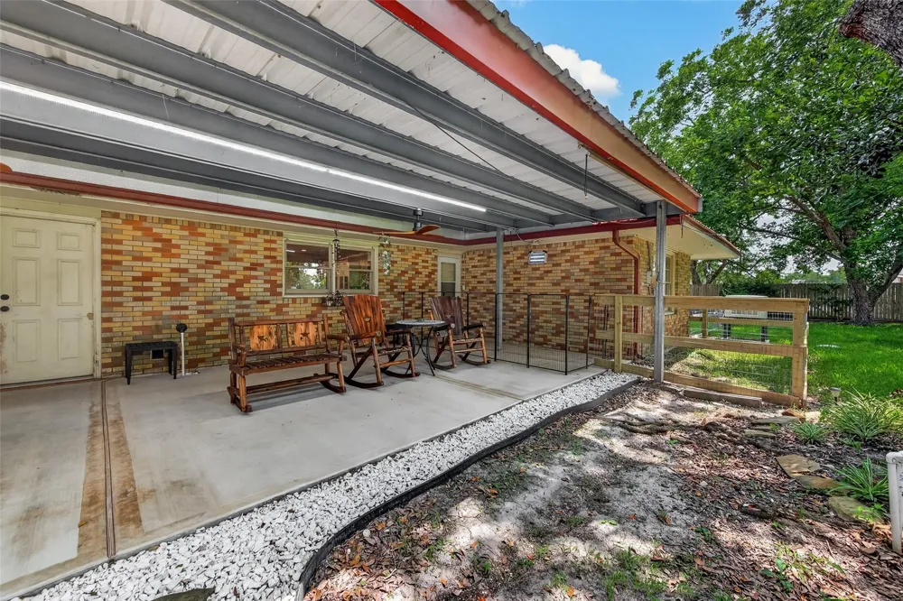 5606 Highland Road Santa Fe, TX 77517