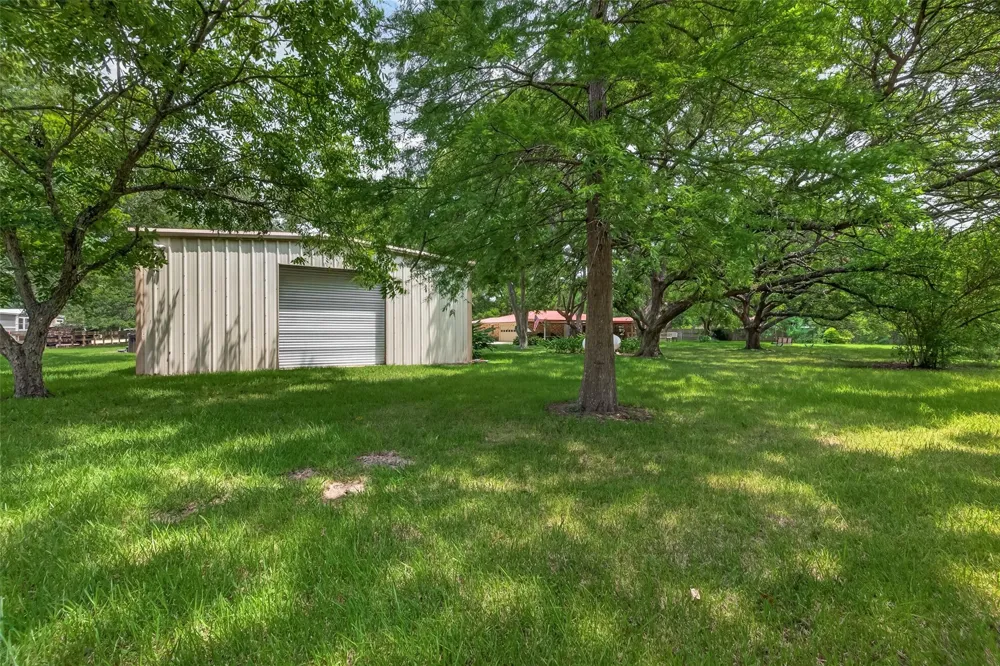 5606 Highland Road Santa Fe, TX 77517