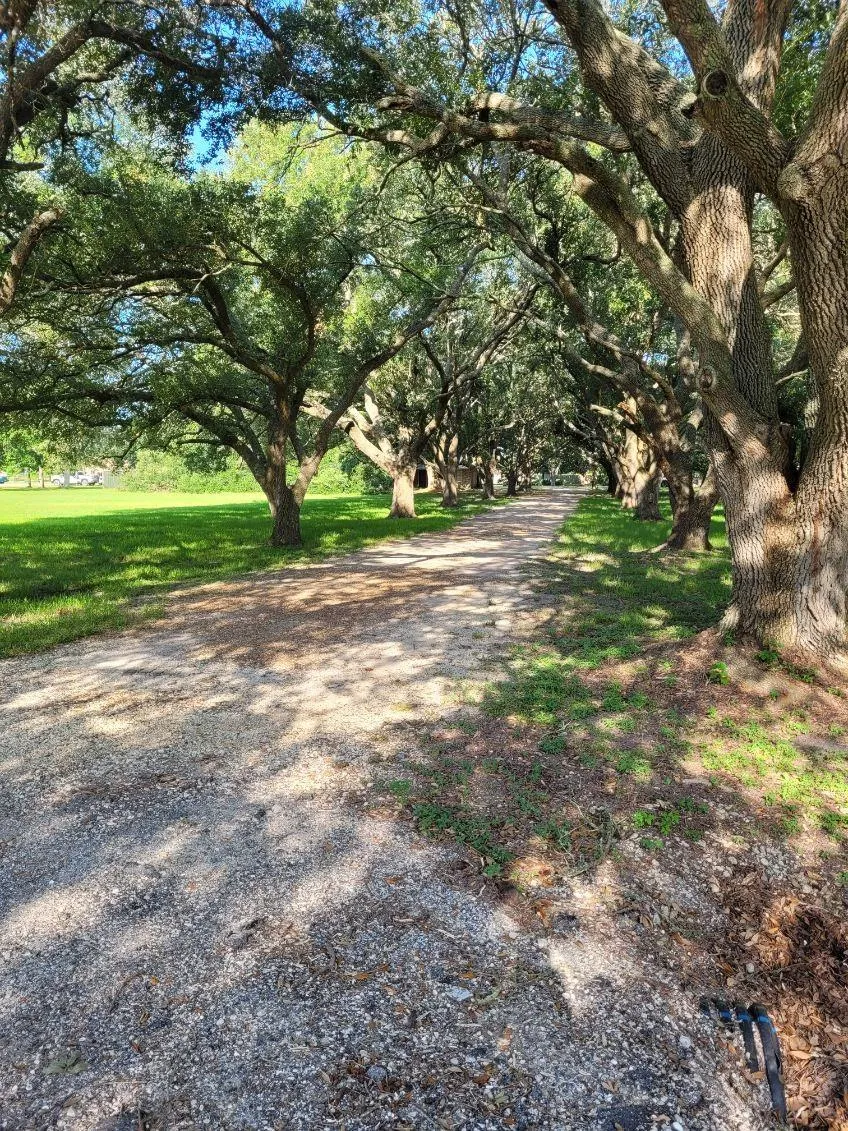 5606 Highland Road Santa Fe, TX 77517