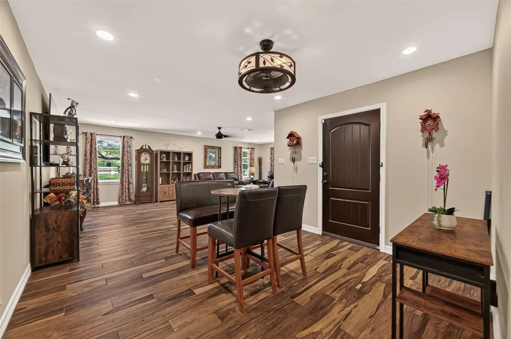 5606 Highland Road Santa Fe, TX 77517
