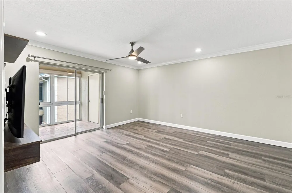 689 LAKE HOWARD DRIVE NW #213 Winter Haven, FL 33880