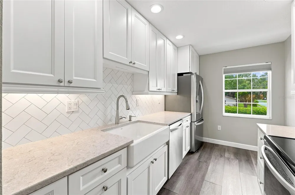 689 LAKE HOWARD DRIVE NW #213 Winter Haven, FL 33880