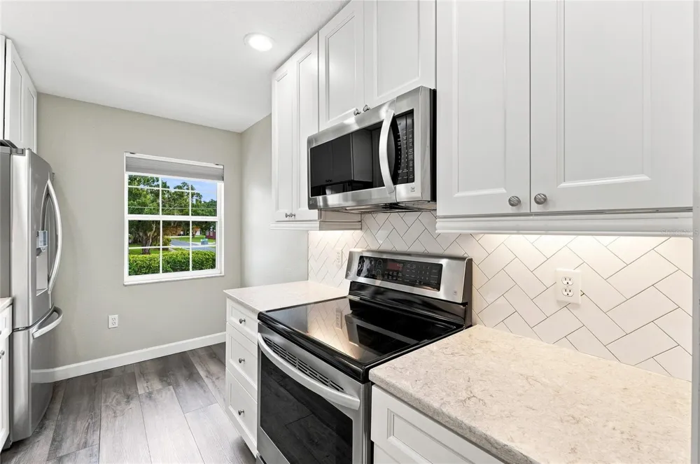689 LAKE HOWARD DRIVE NW #213 Winter Haven, FL 33880