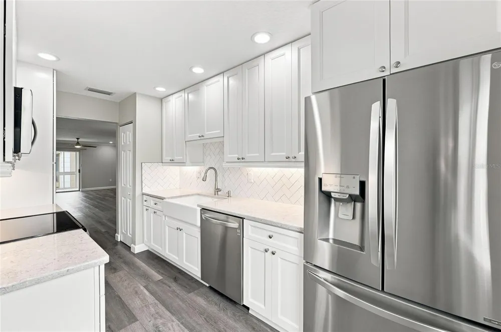 689 LAKE HOWARD DRIVE NW #213 Winter Haven, FL 33880