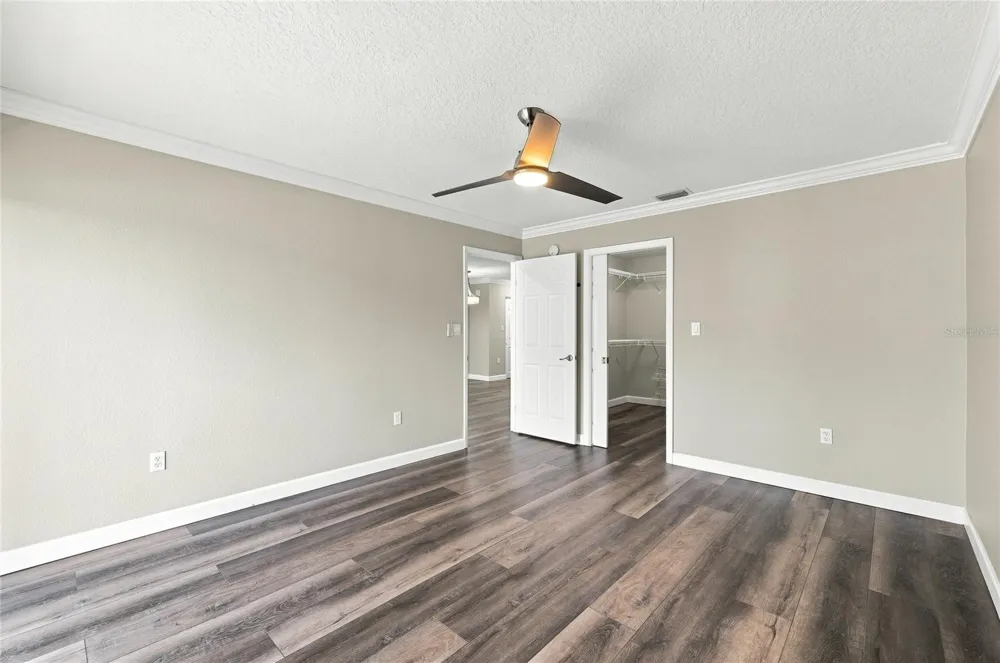 689 LAKE HOWARD DRIVE NW #213 Winter Haven, FL 33880