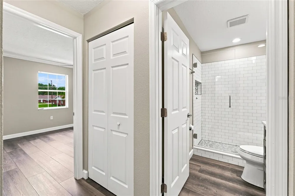 689 LAKE HOWARD DRIVE NW #213 Winter Haven, FL 33880
