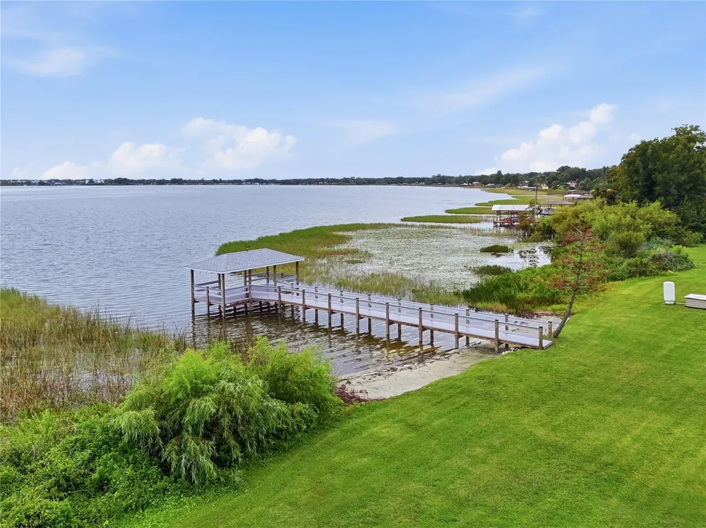 689 LAKE HOWARD DRIVE NW #213 Winter Haven, FL 33880