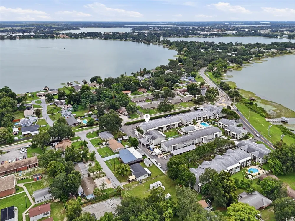 689 LAKE HOWARD DRIVE NW #213 Winter Haven, FL 33880