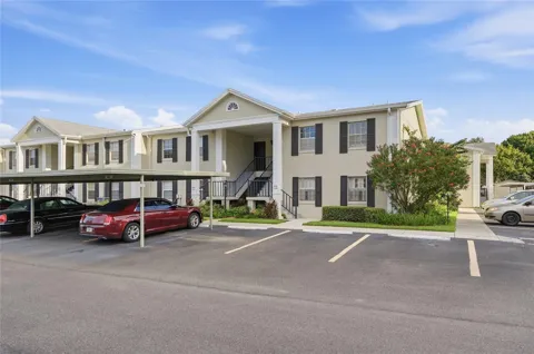 689 LAKE HOWARD DRIVE NW #213