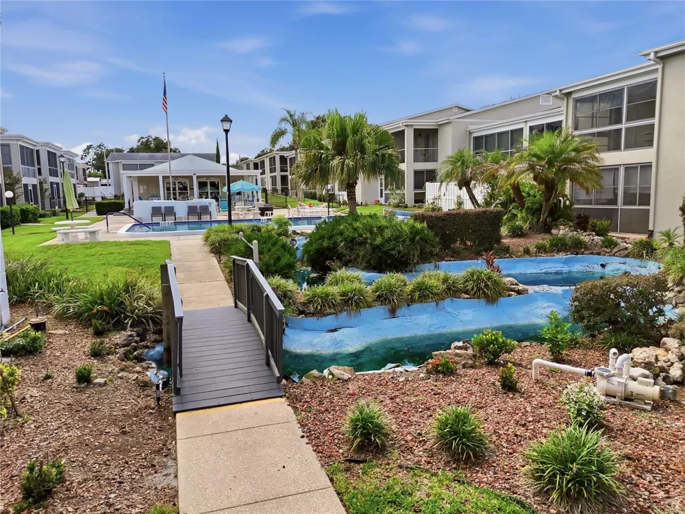689 LAKE HOWARD DRIVE NW #213 Winter Haven, FL 33880