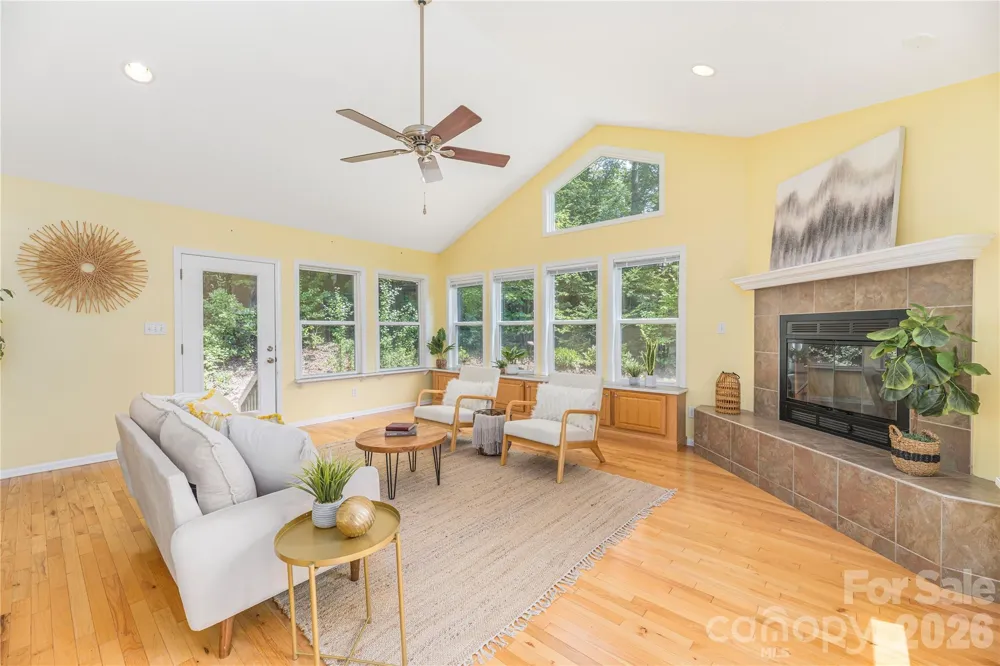 207 Christina Court Asheville, NC 28806