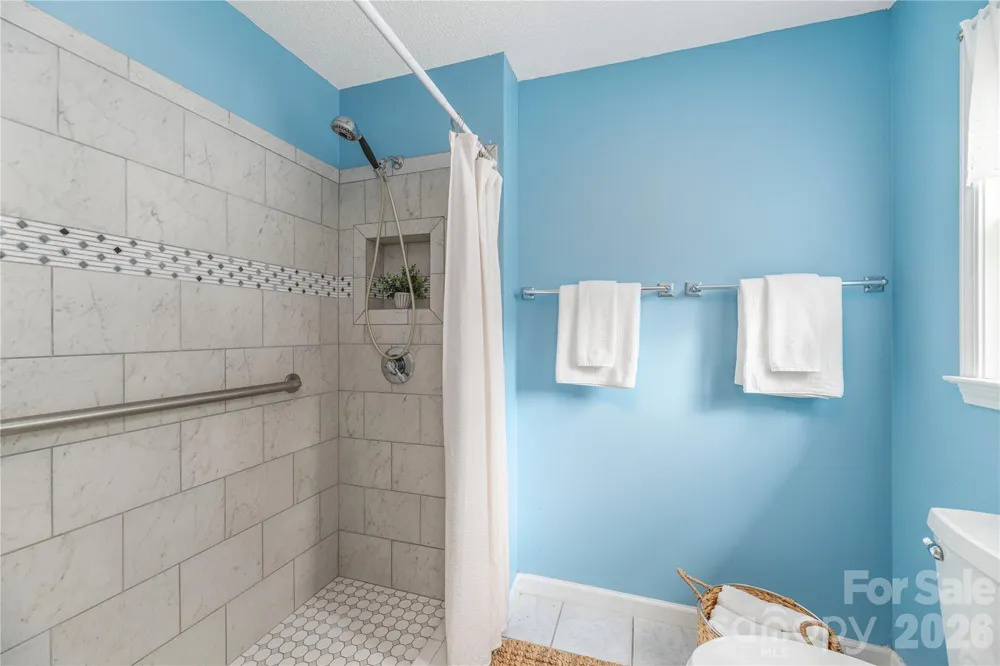 207 Christina Court Asheville, NC 28806