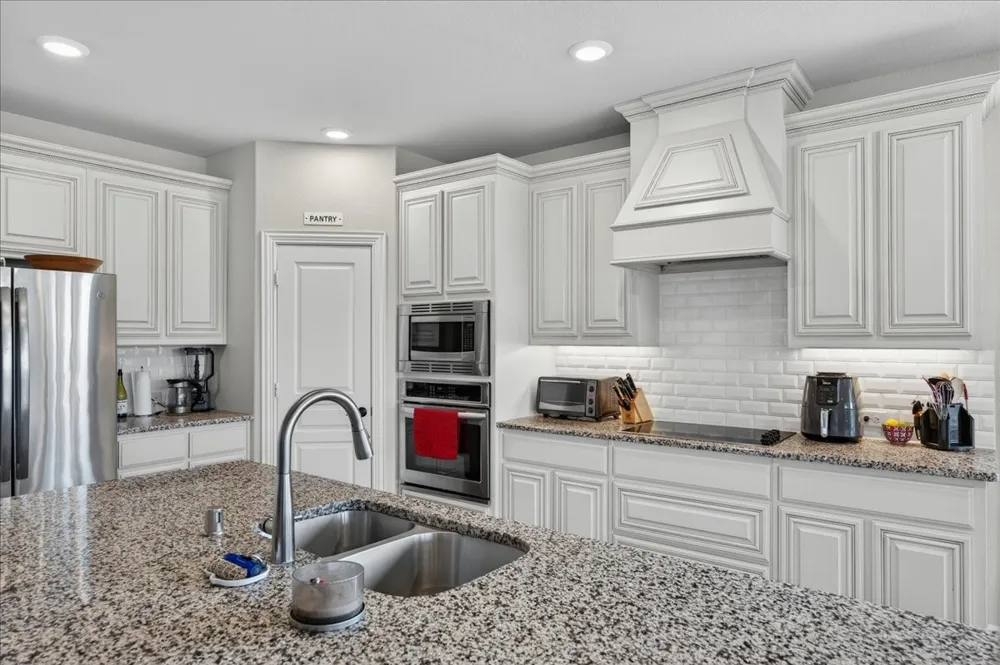 3835 Wheatland Trail Heartland, TX 75126