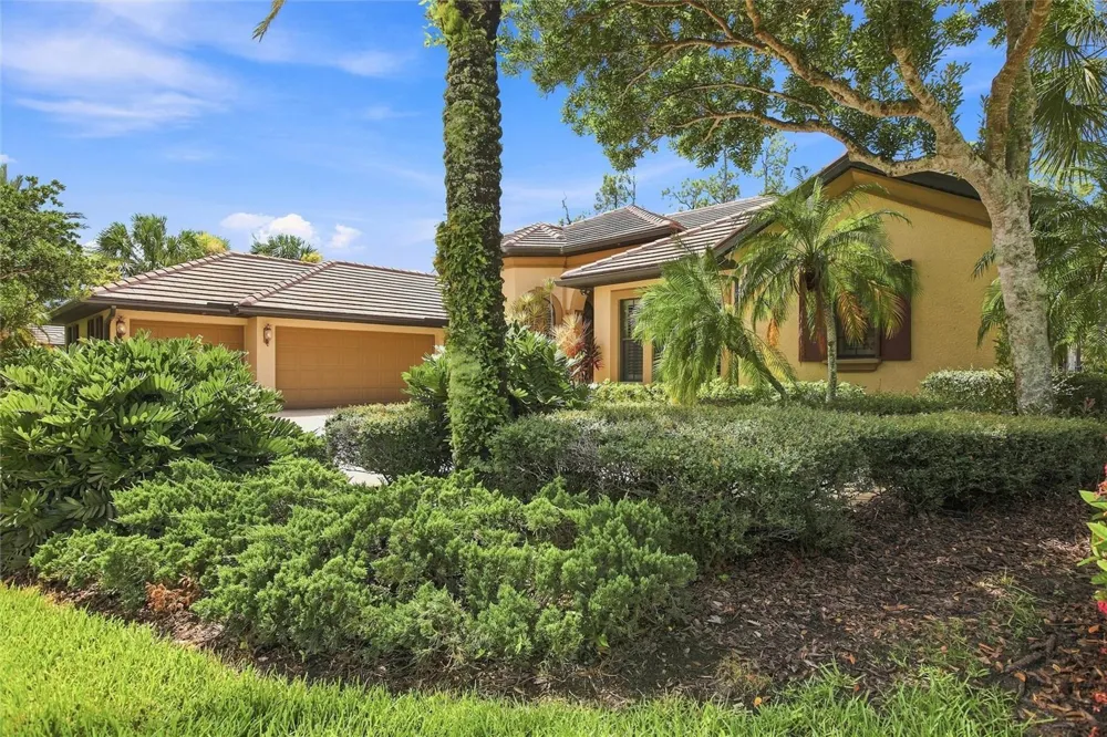 9295 TRIESTE DRIVE Fort Myers, FL 33913
