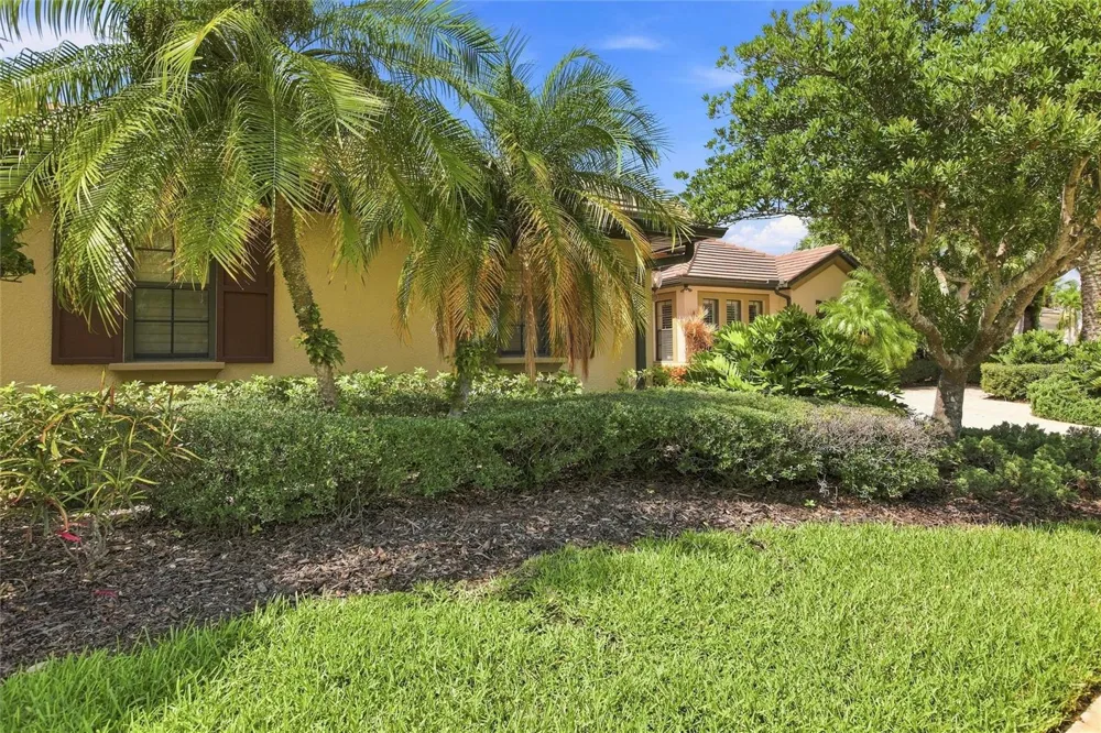 9295 TRIESTE DRIVE Fort Myers, FL 33913
