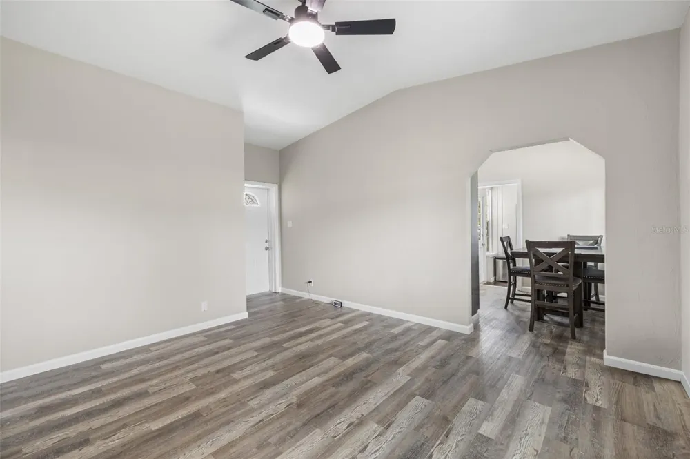 8616 SHIRLEY DRIVE Temple Terrace, FL 33617