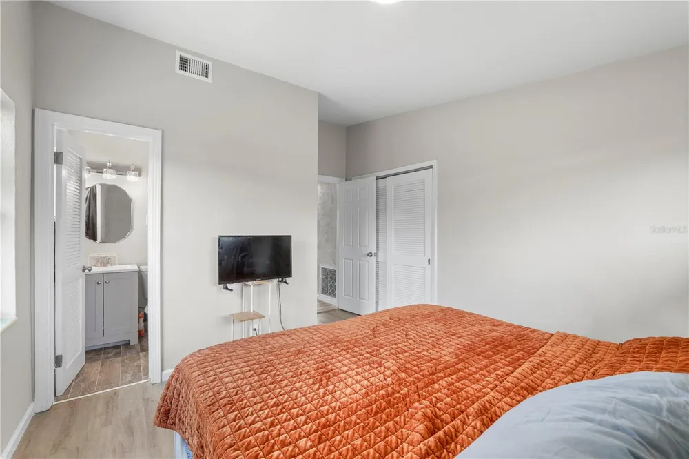 8616 SHIRLEY DRIVE Temple Terrace, FL 33617