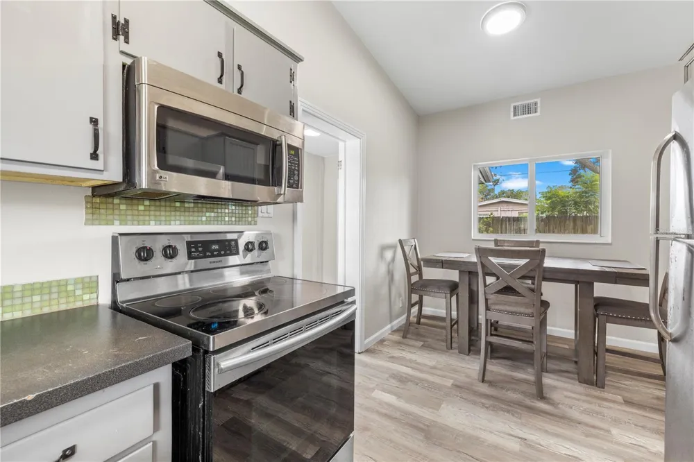 8616 SHIRLEY DRIVE Temple Terrace, FL 33617