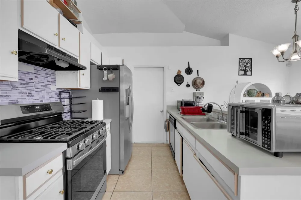 7544 PINE FORK DRIVE Orlando, FL 32822