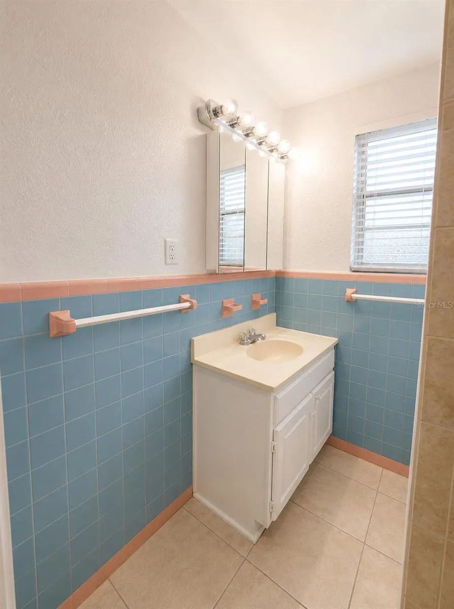1145 CORDOVA AVENUE Daytona Beach, FL 32114