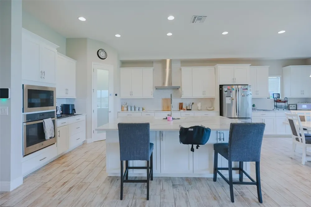 12648 BERGSTROM BAY DRIVE Riverview, FL 33579