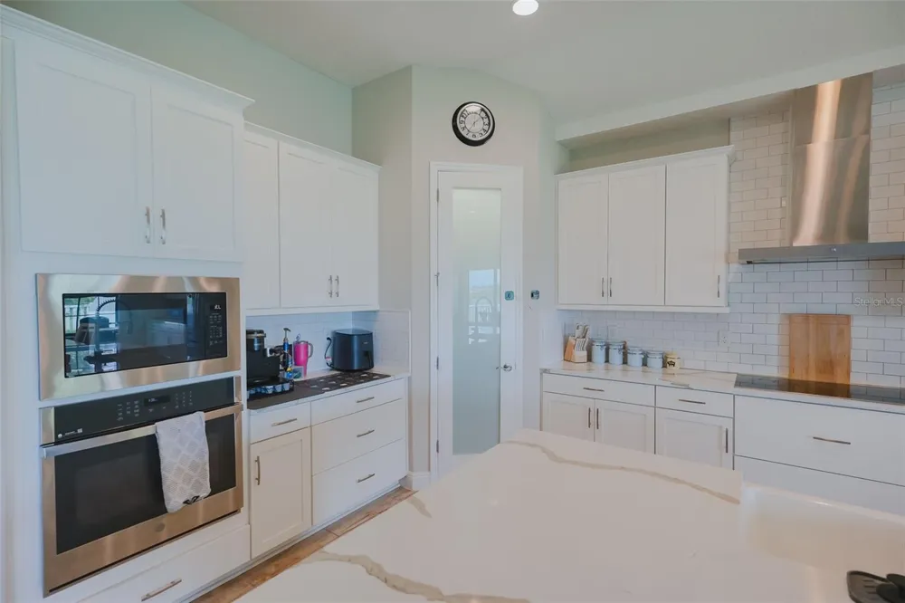 12648 BERGSTROM BAY DRIVE Riverview, FL 33579