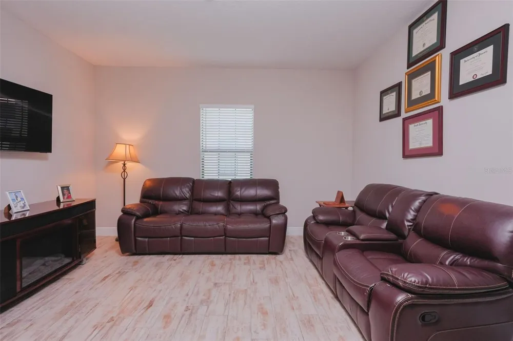 12648 BERGSTROM BAY DRIVE Riverview, FL 33579