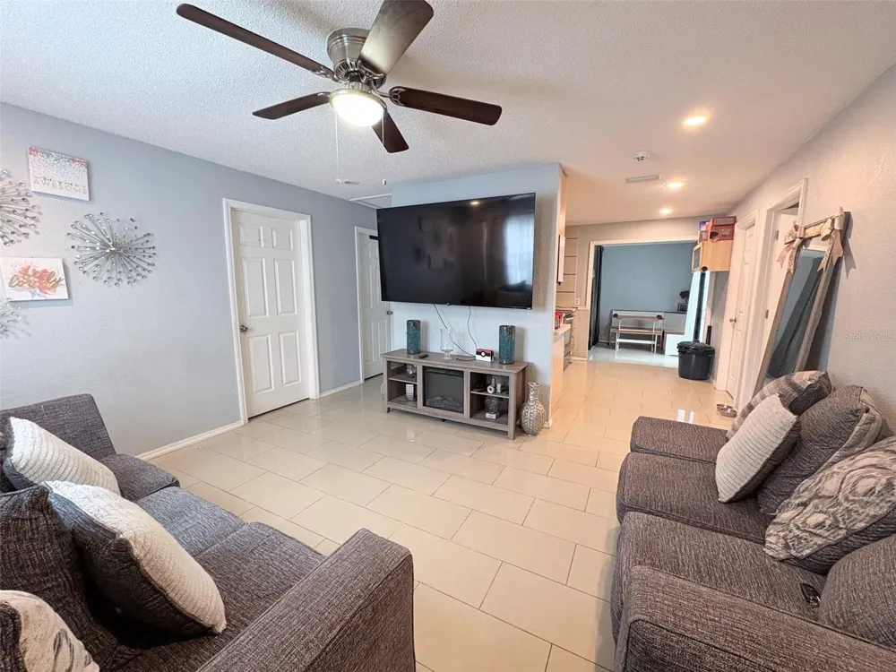 7095 54TH AVENUE St Petersburg, FL 33709
