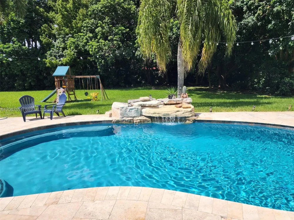 18611 SW 61st Ct Southwest Ranches, FL 33332