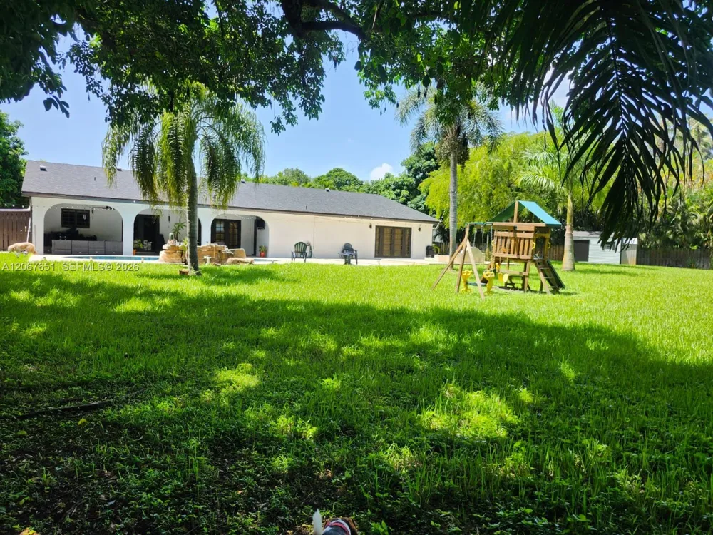 18611 SW 61st Ct Southwest Ranches, FL 33332