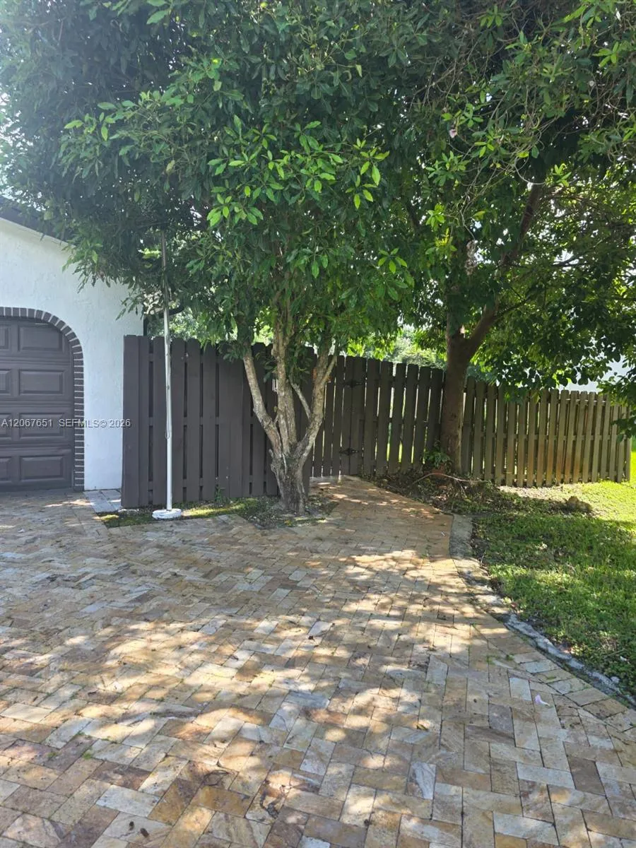 18611 SW 61st Ct Southwest Ranches, FL 33332
