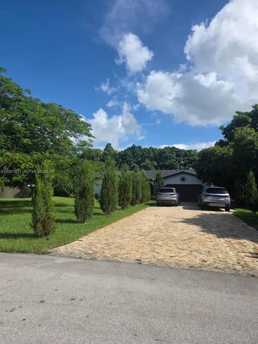 18611 SW 61st Ct Southwest Ranches, FL 33332