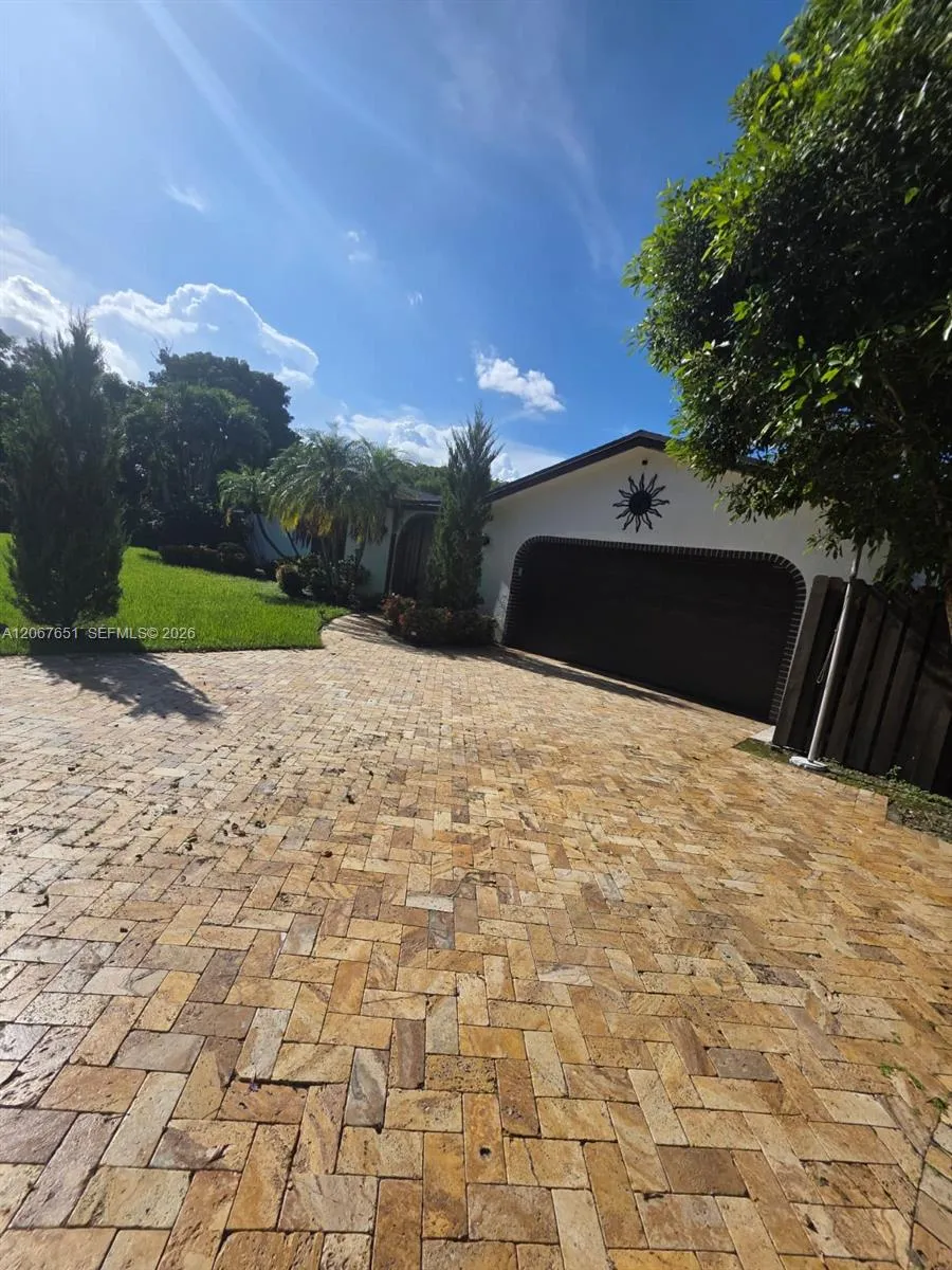 18611 SW 61st Ct Southwest Ranches, FL 33332