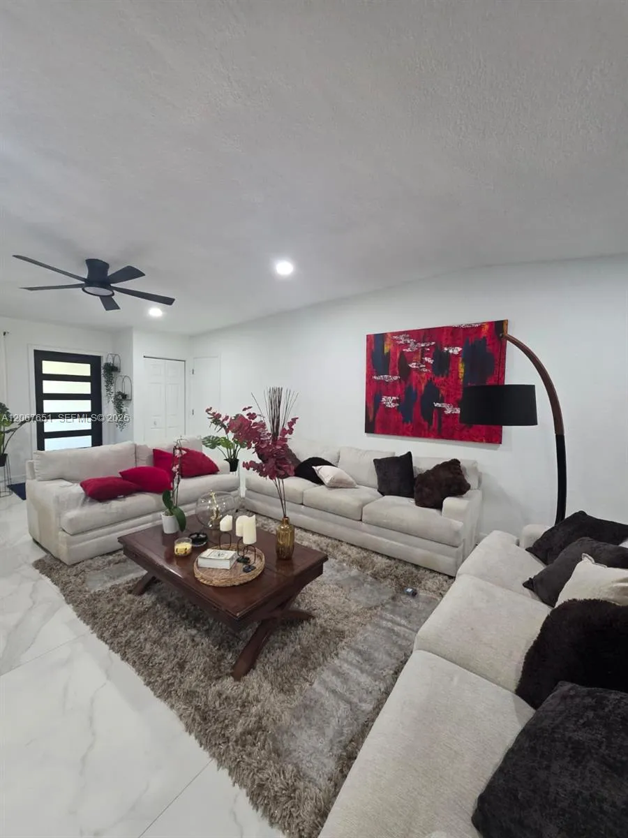18611 SW 61st Ct Southwest Ranches, FL 33332