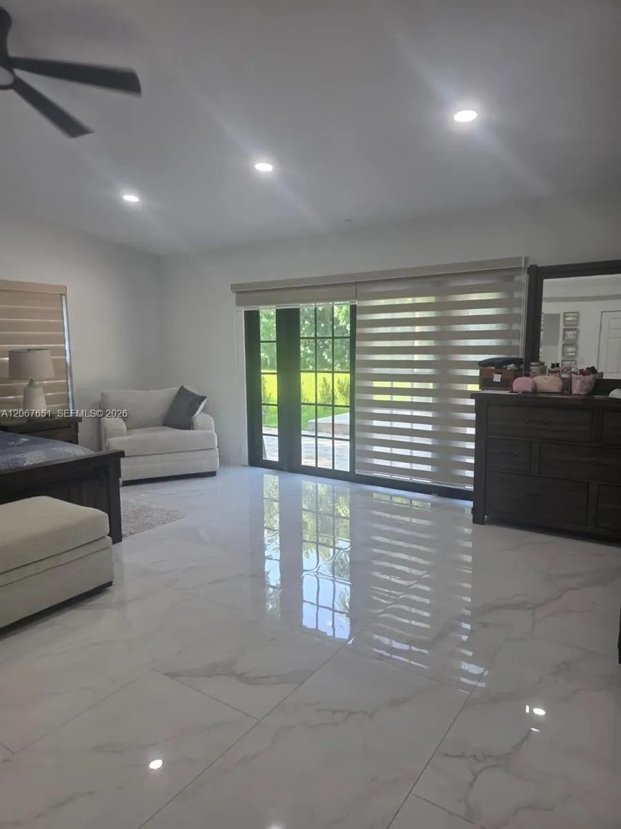 18611 SW 61st Ct Southwest Ranches, FL 33332