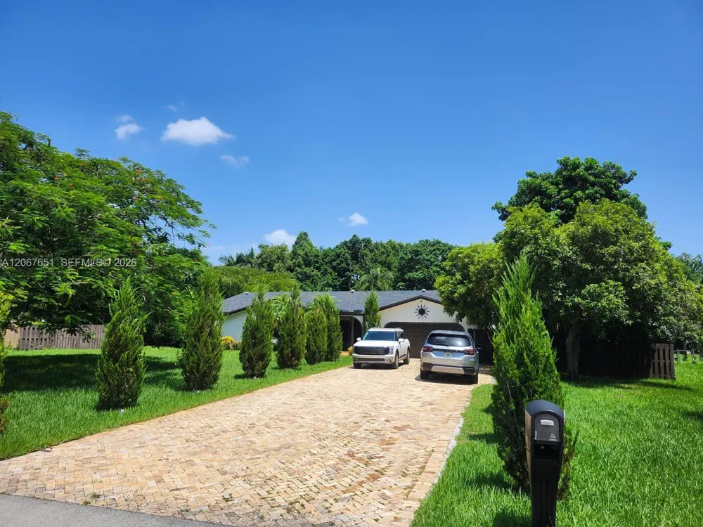 18611 SW 61st Ct Southwest Ranches, FL 33332