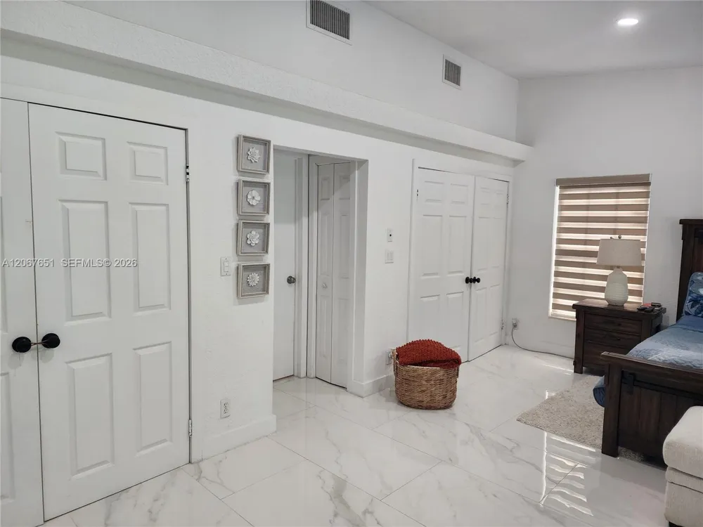 18611 SW 61st Ct Southwest Ranches, FL 33332