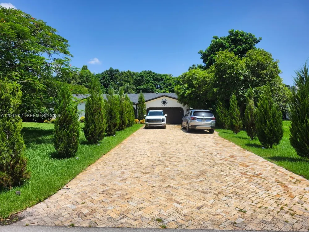 18611 SW 61st Ct Southwest Ranches, FL 33332