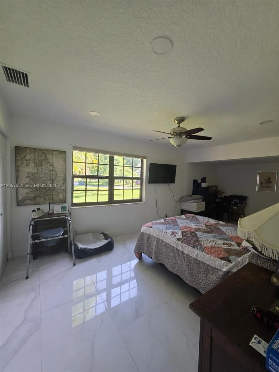 18611 SW 61st Ct Southwest Ranches, FL 33332