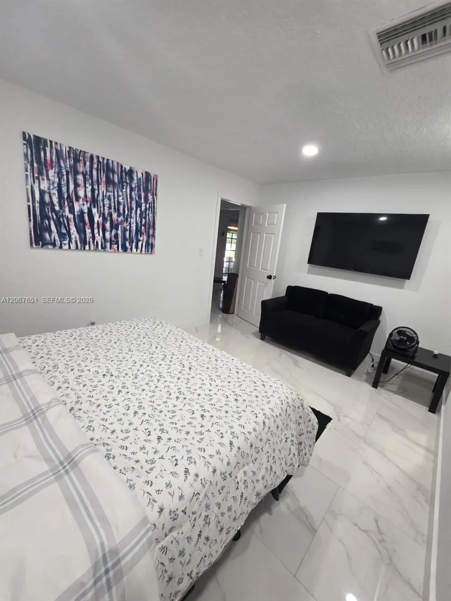 18611 SW 61st Ct Southwest Ranches, FL 33332