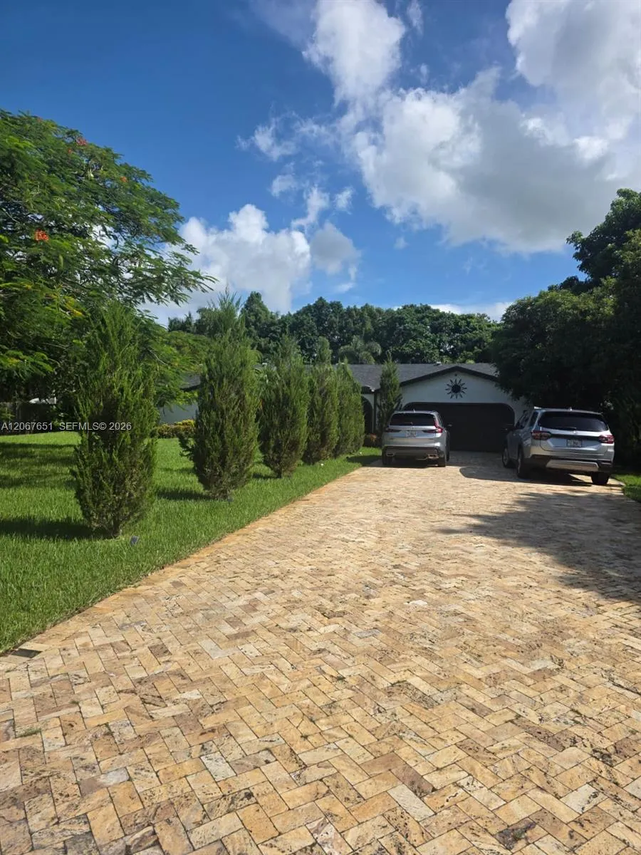 18611 SW 61st Ct Southwest Ranches, FL 33332