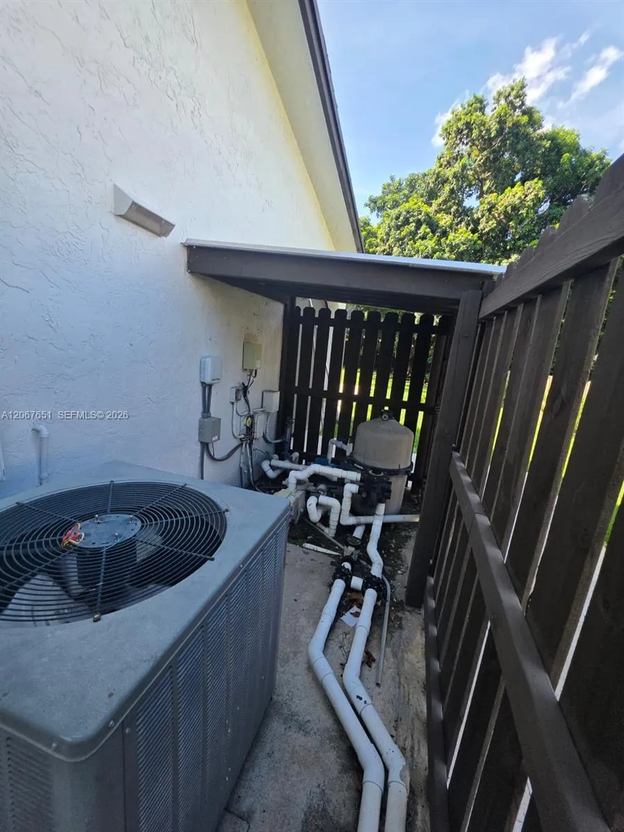 18611 SW 61st Ct Southwest Ranches, FL 33332