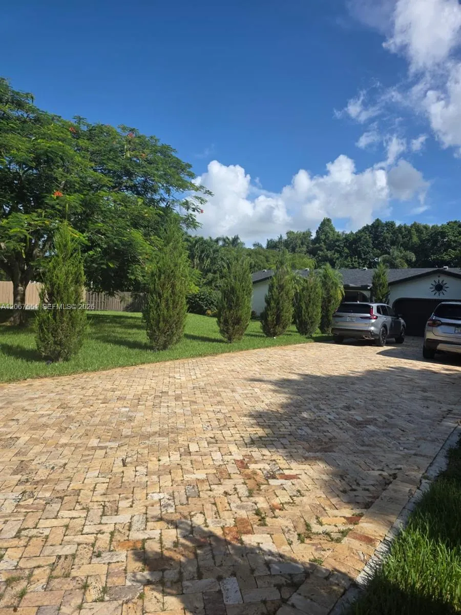 18611 SW 61st Ct Southwest Ranches, FL 33332