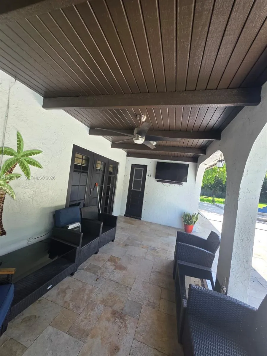 18611 SW 61st Ct Southwest Ranches, FL 33332
