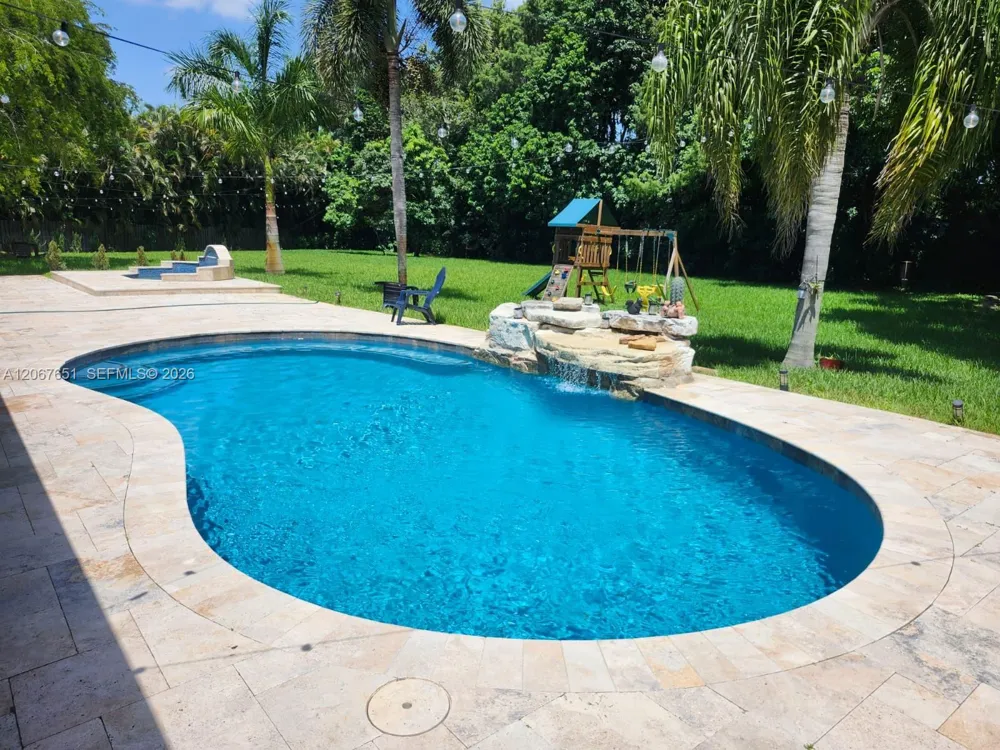 18611 SW 61st Ct Southwest Ranches, FL 33332
